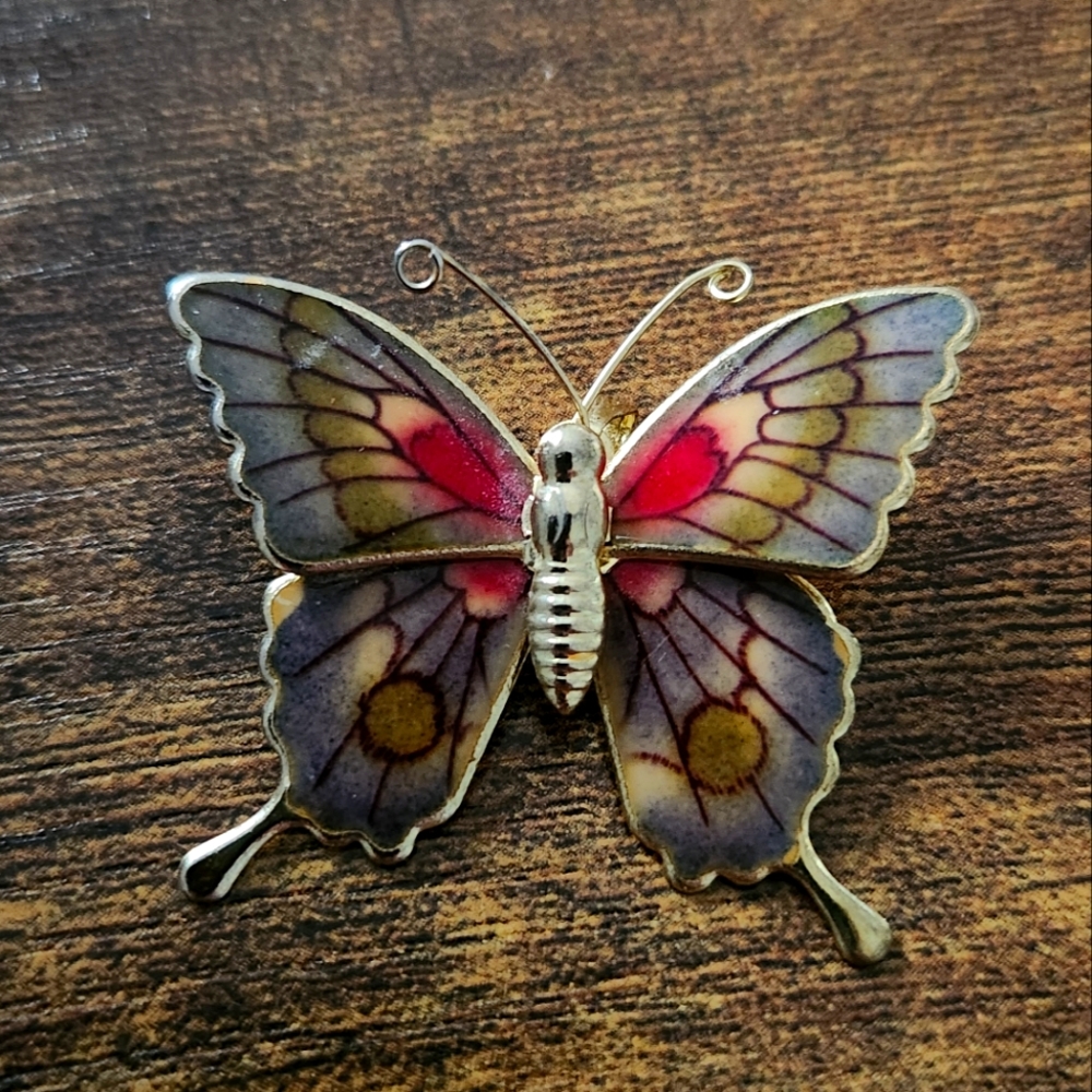 Vintage butterfly brooch/pin